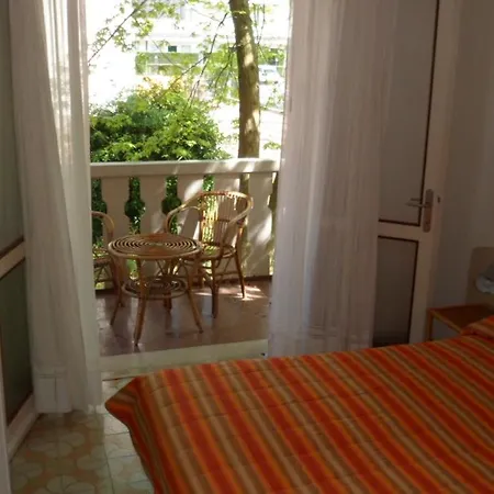 Camelie 7 Apartment
